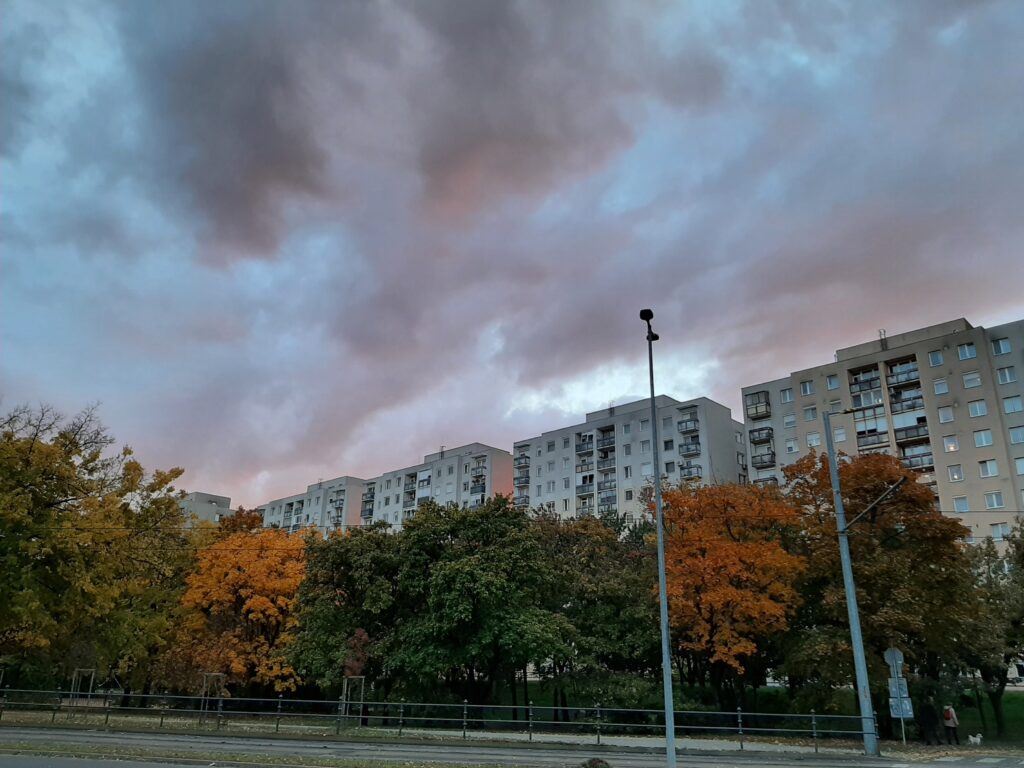 Város felett az ég